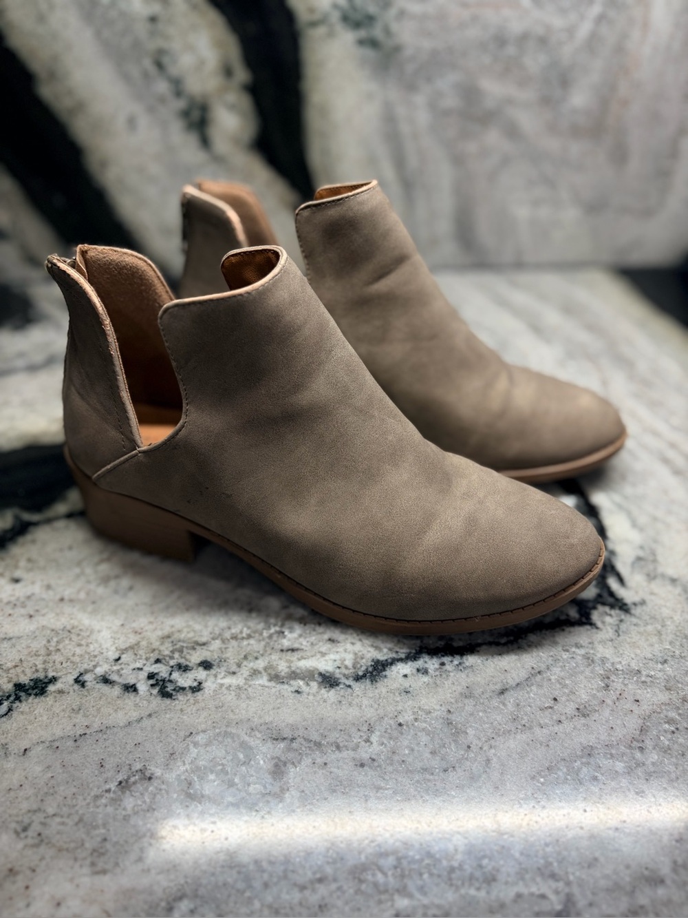 Cutout Ankle Booties Taupe Faux Suede Women’s Size 7 | Side Zip Low Heel